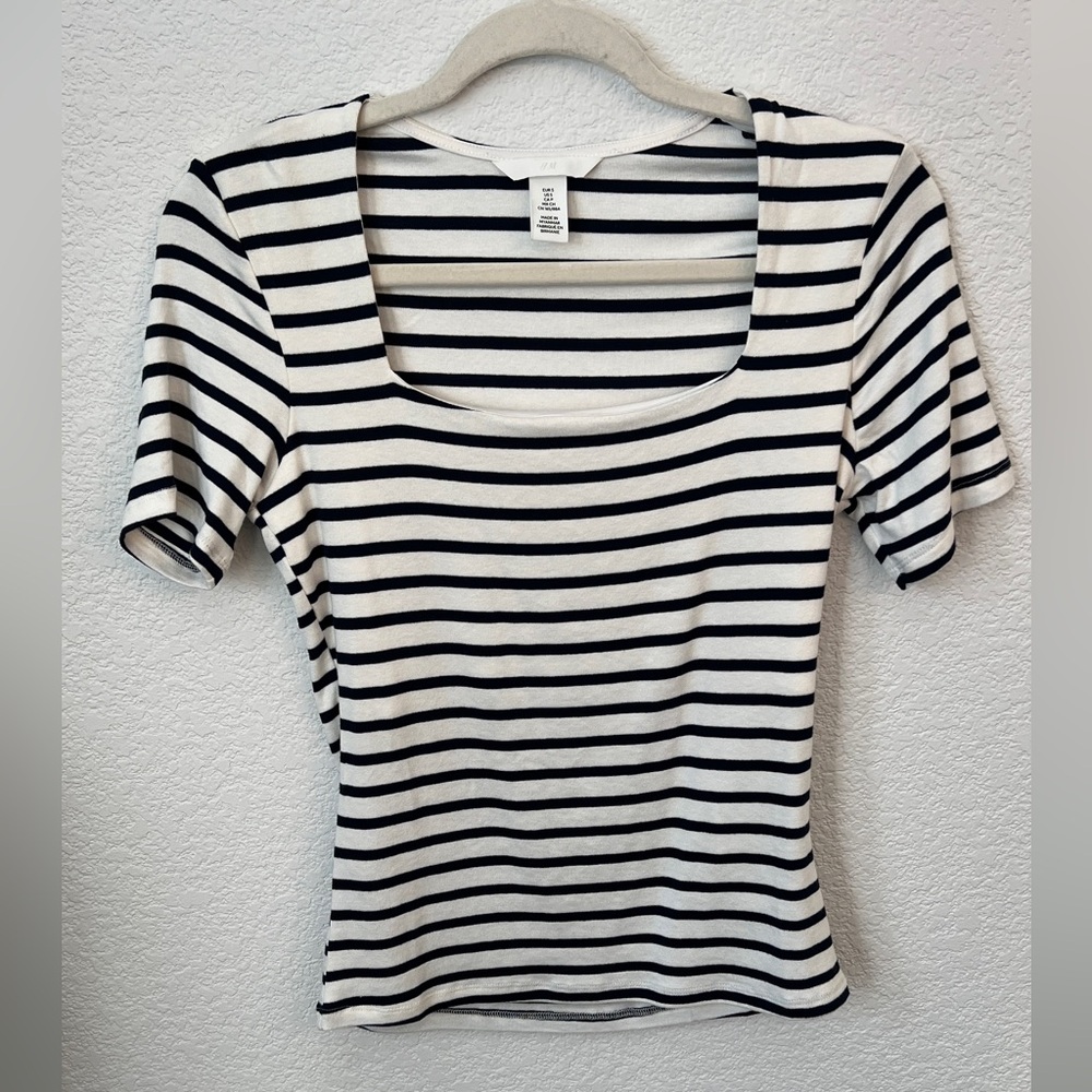 H&M Women’s Dark Blue and White Striped Short Sleeve Top Size Small